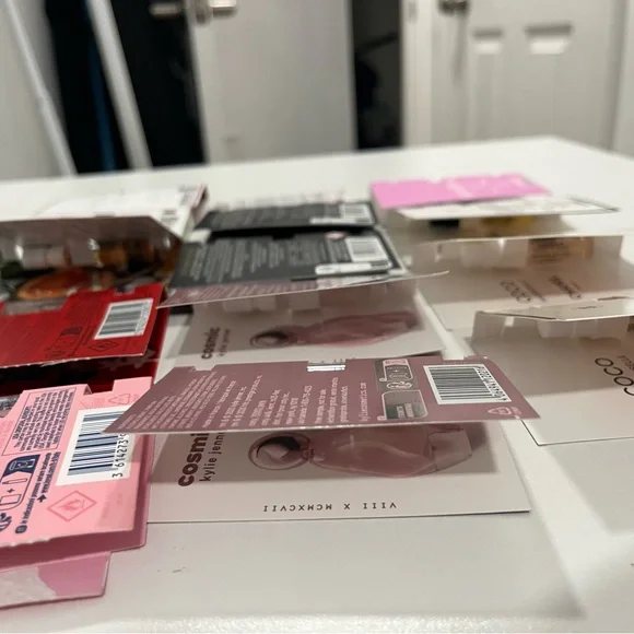 14 Eau de Parfum samples. New - Picture 3 of 3